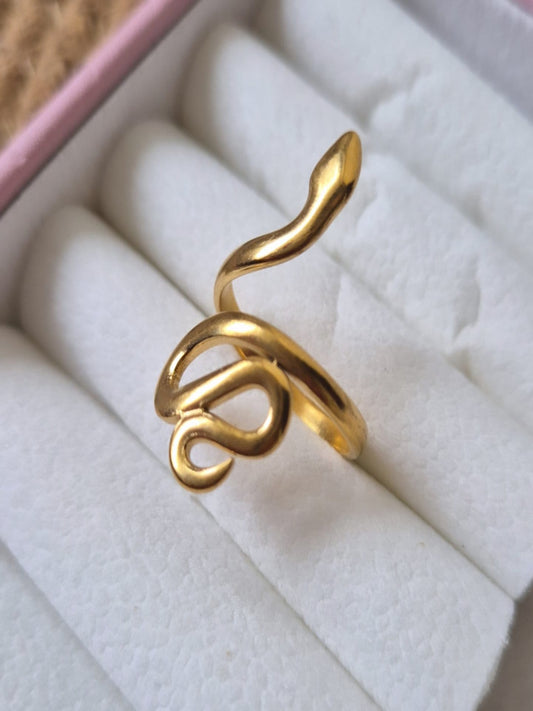 Snake design adjustable finger ring