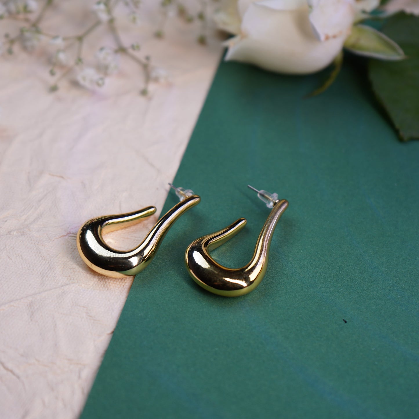 Teardropped Stud Earring